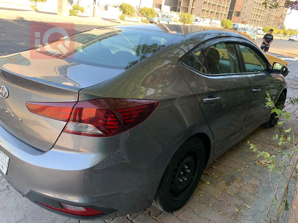 هیوندای ئەلەنترا